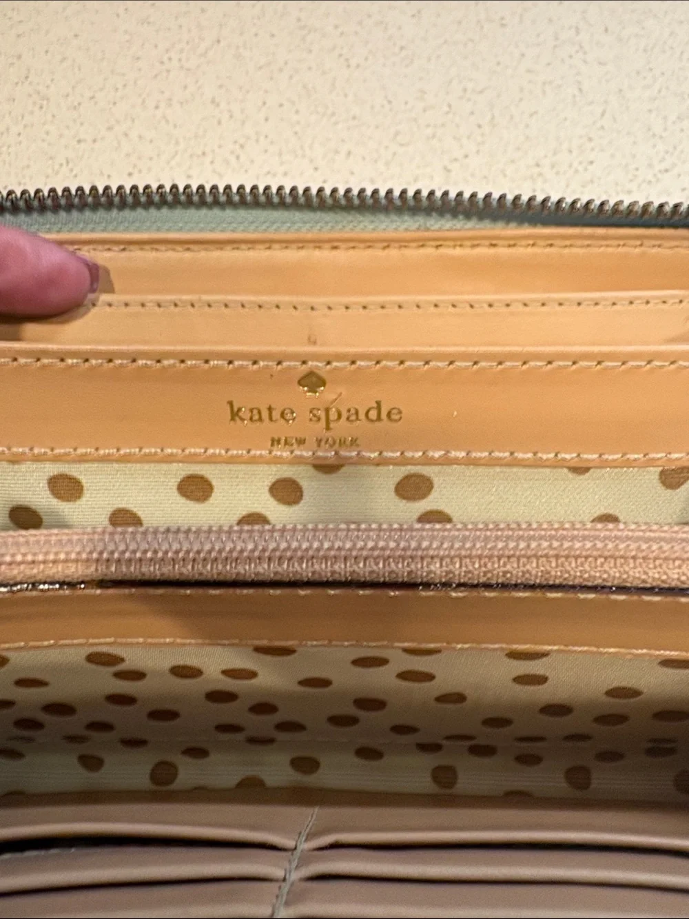 kate spade Wellesley Layton Mint Green Pebbled Leather Zip Wallet EUC